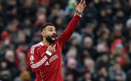 ميسي يسعى لإقناع محمد صلاح بالانضمام إلى الدوري الأميركي لكرة القدم