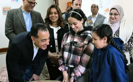 مدبولي يزور مكتبة مصر العامة بشبين القناطر ويشيد بدعم الدولة للمشاريع الثقافية