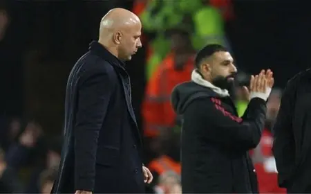 سلوت يلتقي محمد صلاح اليوم في جلسة حاسمة لتحديد المصير