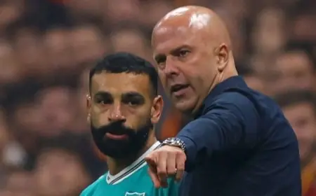 آرني سلوت يكشف عن تفاصيل محادثته مع محمد صلاح قبل مباراة برايتون