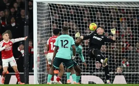 أرسنال يتأهل على حساب ولفرهامبتون بهدفين من النيران الصديقة