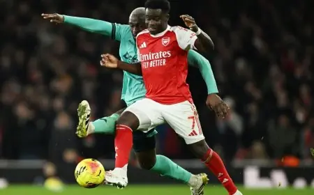 بوكايو ساكا يؤكد حاجة أرسنال للحظ للتتويج بلقب الدوري الإنجليزي في مايو