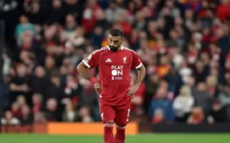 سلوت يتفاوض مع محمد صلاح لحسم موقفه من مباراة برايتون المقبلة