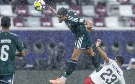 أمطار غزيرة تؤخر استئناف مباراة السعودية والإمارات في كأس العرب