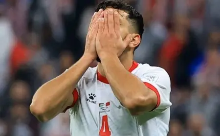 لاعب منتخب الأردن يقدم اعتذاره للمدرب المغربي طارق السكتيوي بسبب تصرفات غير أخلاقية
