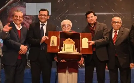 وزير الشباب والرياضة يؤكد تأثير الصحافة في تشكيل الوعي ودورها الملهم للمثقفين