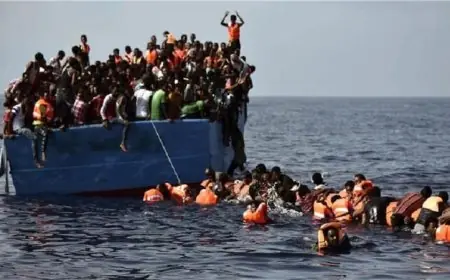 خفر السواحل اليوناني ينقذ 131 مهاجرا في عملية إنقاذ مثيرة قبالة سواحل جزيرة كريت