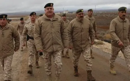 رئيس هيئة الأركان الأردنية يقوم بجولة تفقدية للوحدات العسكرية على الحدود الشمالية