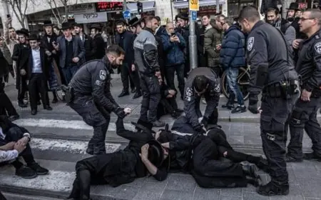 الشرطة الإسرائيلية تقمع مظاهرة للحريديم احتجاجاً على قانون التجنيد