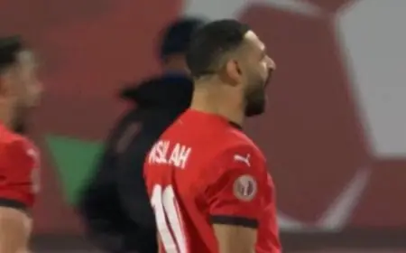 نجم منتخب نيجيريا يصف محمد صلاح برمز إفريقيا بعد أزمة ليفربول