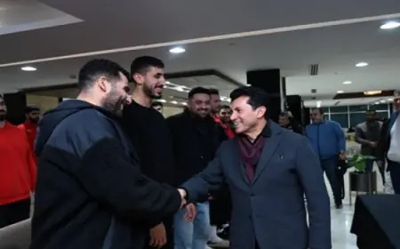 وزير الرياضة يتحدث مع منتخب مصر لكرة اليد قبل انطلاق البطولة الدولية في إسبانيا