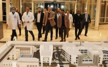 رئيس الرعاية الصحية يزور أقسام الطوارئ والرعاية الحرجة في مجمع السويس الطبي لتعزيز الخدمات الصحية