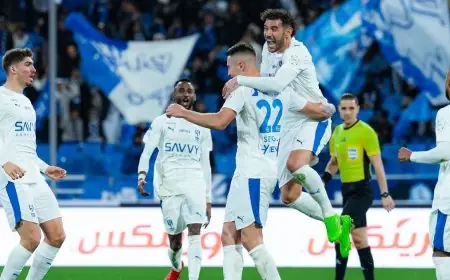 قذائف سافيتش وثيو تدفع الهلال للاقتراب من النصر في الدوري السعودي