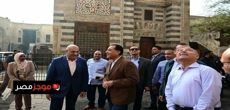 مدبولي يتفقد منطقة حارة الروم وباب زويلة ضمن مشروعات إعادة إحياء القاهرة التاريخية