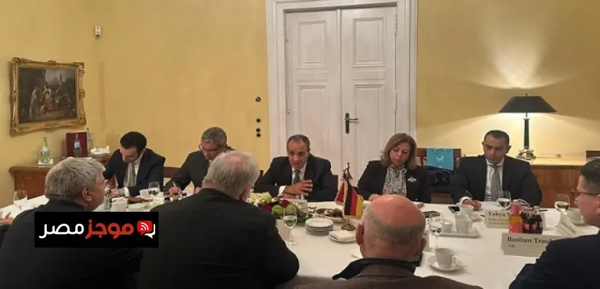 وزير الخارجية يؤكد أهمية الدبلوماسية البرلمانية لمصر خلال لقائه بمجموعة الصداقة البرلمانية المصرية الألمانية في البوندستاج