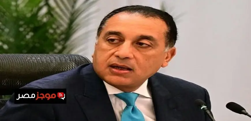 رئيس الوزراء يراقب آخر مستجدات حريق سوق الخواجات في المنياء