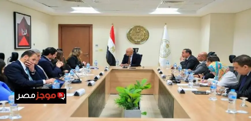 وزير التعليم يستقبل وفد غرفة التجارة الأمريكية لتعزيز التعاون التعليمي والتجاري