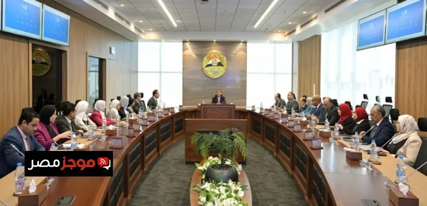 رئيس الوزراء يقدم ملفات عمل مركز المعلومات التي تعزز جهود الدولة في التنمية الشاملة