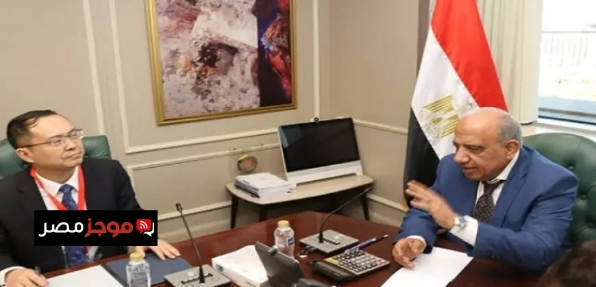 وزير الكهرباء يتناول مع مجموعة صينية فرص تعزيز التعاون في قطاع الكهرباء