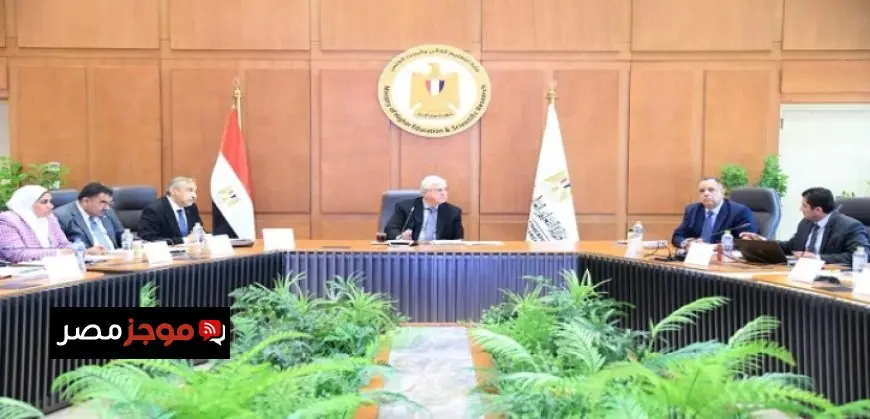 وزير الخارجية يتباحث مع رئيس وزراء قطر حول التطورات الأخيرة في غزة