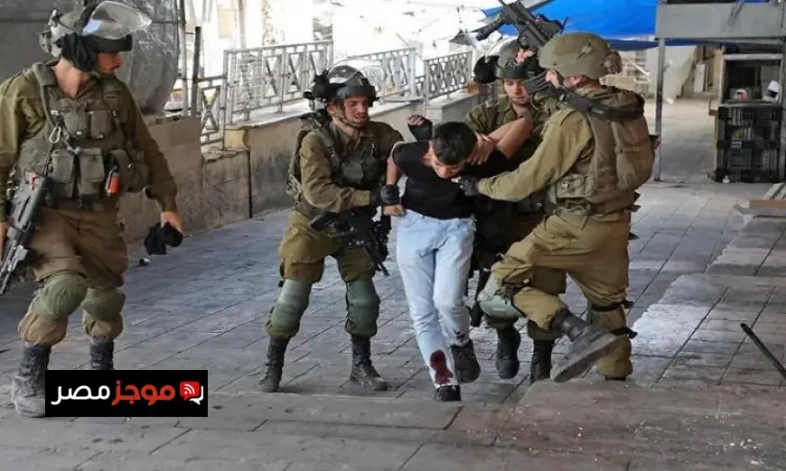 الاحتلال الإسرائيلي يشن حملة اعتقالات واسعة ويقبض على 50 فلسطينيا في الضفة الغربية