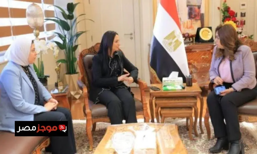 عوض ومرسي يتعاونان لتعزيز جهود الهلال الأحمر ومناقشة الملفات المشتركة في المحافظات