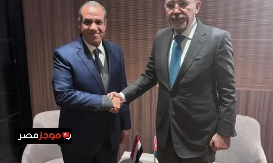 عبد العاطي ونظيره الأردني يتبادلان الآراء في برشلونة حول القضايا الإقليمية والدولية