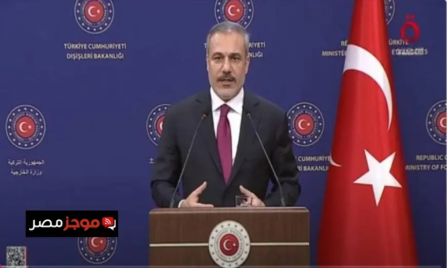 وزير الخارجية التركي يتحدث مع رئيس البرلمان الإيراني خلال زيارته لطهران