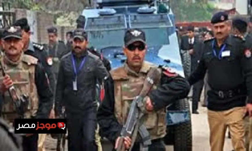 مقتل 7 شرطيين وإصابة آخرين في تفجير انتحاري شمال غرب باكستان