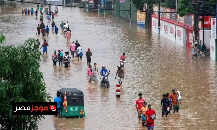 حصيلة ضحايا الفيضانات والانهيارات الأرضية في سريلانكا تصل إلى 390 قتيلا