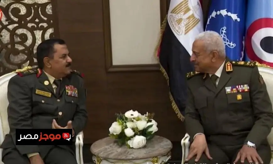 وزير الدفاع ورئيس الأركان يلتقيان بمجموعة من الشخصيات البارزة خلال معرض إيديكس 2025