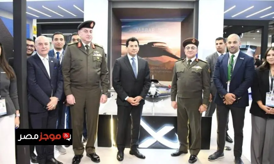 وزير الشباب والرياضة يجتمع مع متطوعي معرض إيديكس 2025 للصناعات الدفاعية