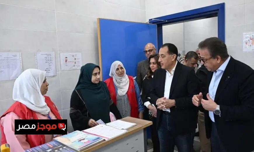 رئيس الوزراء يزور مركز طب الأسرة في طحانوب ضمن مبادرة حياة كريمة لتحسين الخدمات الصحية