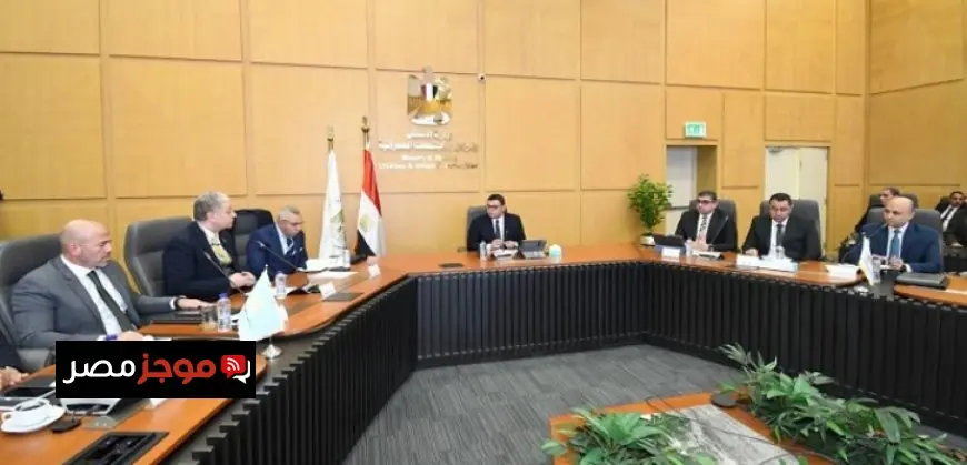 وزير الإسكان يستعرض آخر مستجدات مشروع منطقة الأعمال المركزية بالعاصمة الجديدة