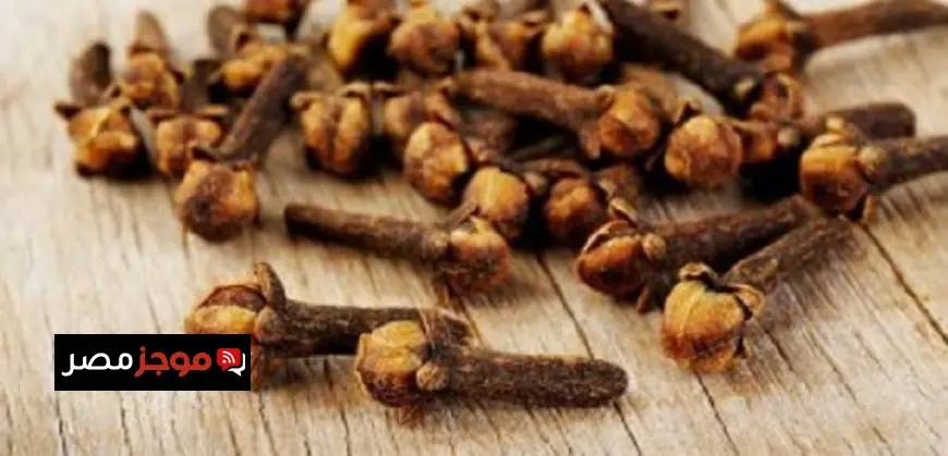 ماء القرنفل لتحسين الهضم وتن detox الجسم بفاعلية