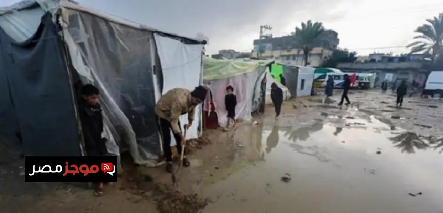 الأمطار تهدد حياة النازحين في غزة والجهود الإنسانية تواجه عوائق برفض دخول إمدادات الطوارئ حسب المنظمة الدولية للهجرة