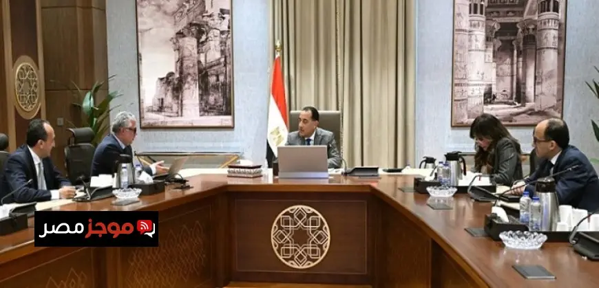 رئيس الوزراء يراقب تطورات جذب الاستثمارات في المنطقة الاقتصادية لقناة السويس