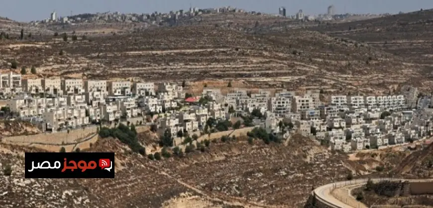 ترامب يكشف عن بناء أكبر سفينة حربية في العالم تحمل اسمه