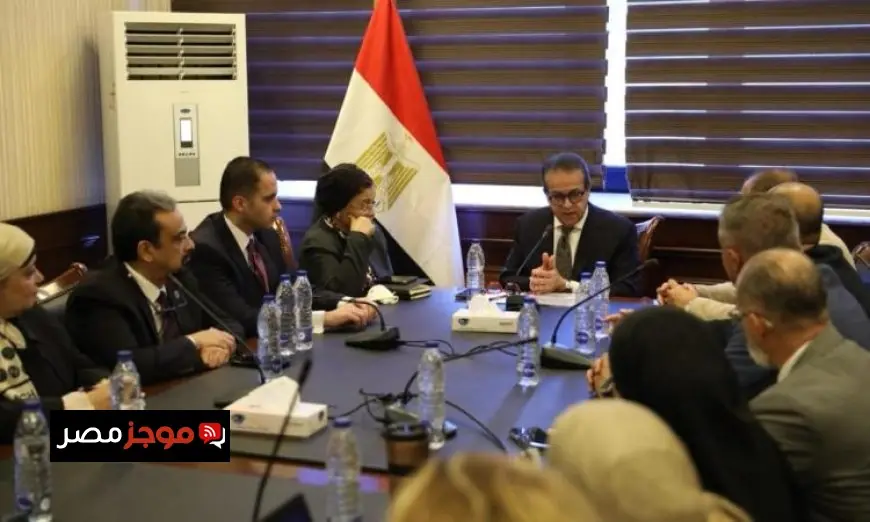 وزير الصحة يلتقي وفد MediaHub لتعزيز التعاون في خطة الإعلام السكاني