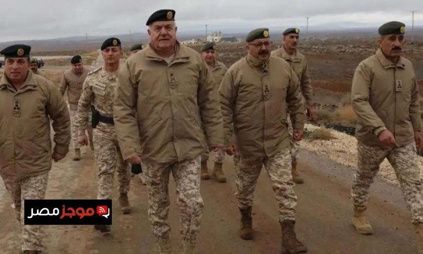 رئيس هيئة الأركان الأردنية يقوم بجولة تفقدية للوحدات العسكرية على الحدود الشمالية