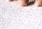 صرف منح دراسية للطلاب المكفوفين في الجامعات بمناسبة اليوم العالمي للغة برايل