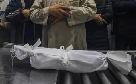 وفاة فلسطيني محترق وطفلة فلسطينية بسبب البرد القارس في قطاع غزة