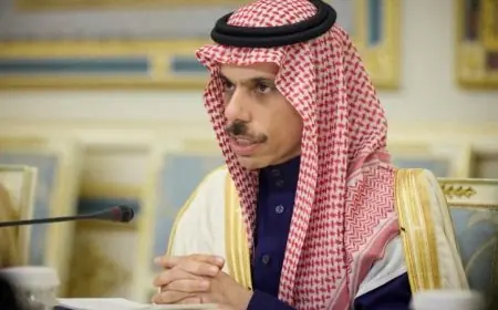 وزير الخارجية السعودي يناقش مع نظيره الباكستاني التطورات الأخيرة في الأوضاع الإقليمية