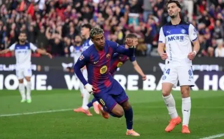 يامال يتصدر التشكيلة المنتظرة لبرشلونة ضد إسبانيول في الليغا الإسبانية