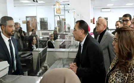 مدبولي يزور مجمع خدمات المواطنين في المركز التكنولوجي بالرياينة بالأقصر ويستعرض التطورات الجديدة