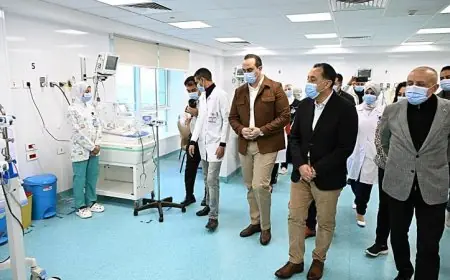 رئيس الوزراء يقوم بجولة تفقدية في أقسام مستشفى الكرنك الدولي بالأقصر مع صور حصرية