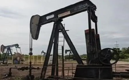 شلل تام في صادرات النفط الفنزويلية إثر بدء الحظر الأمريكي