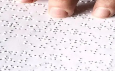 التضامن الاجتماعي توزع 2000 لاب توب ناطق لدعم الطلاب المكفوفين