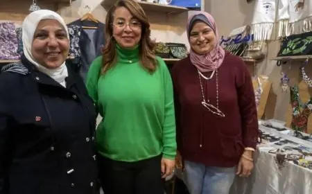 زيارة مثيرة للدكتورة غادة والي لجناح المجلس القومي للمرأة في معرض ديارنا بالجونة