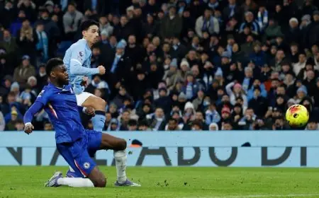 تشيلسي يهدي أرسنال تعادلًا ثمينًا أمام مانشستر سيتي في الدوري الإنجليزي